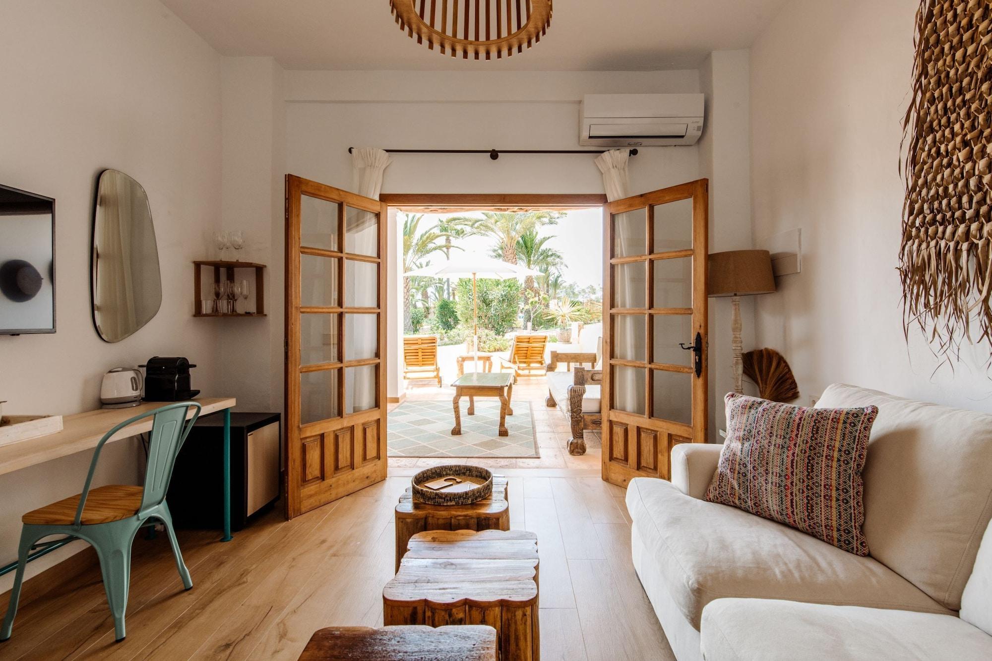 Petunia Ibiza (Adults Only) Hotel กาลาวาเดลลา ภายนอก รูปภาพ